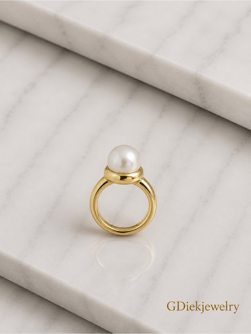 Goldfilled size 7 Pearl Dome Ring - White Pearl